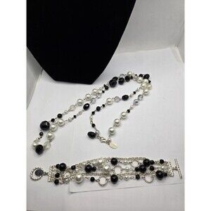 White House Black Market Black Clear & White Beaded Necklace w Bracelet